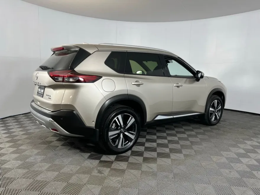 2023 Nissan Rogue Platinum photo 1
