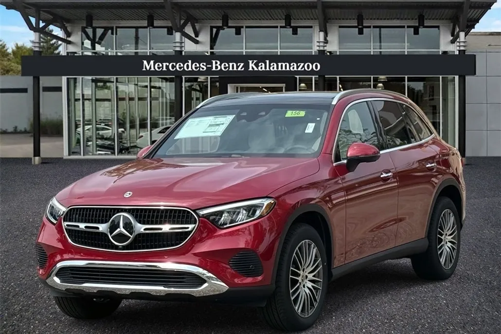 2025 Mercedes Benz GLC 300 4MATIC photo 1
