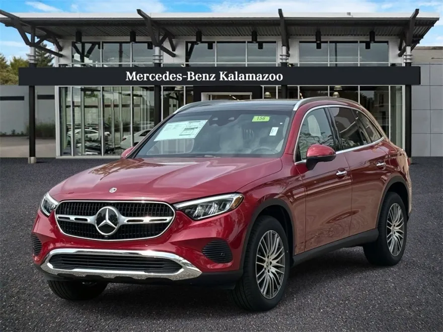 2025 Mercedes Benz GLC 300 4MATIC photo 1