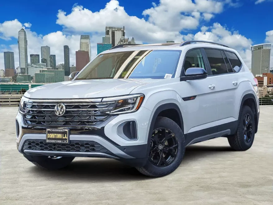 2024 Volkswagen Atlas Peak Edition SE Technology photo 1
