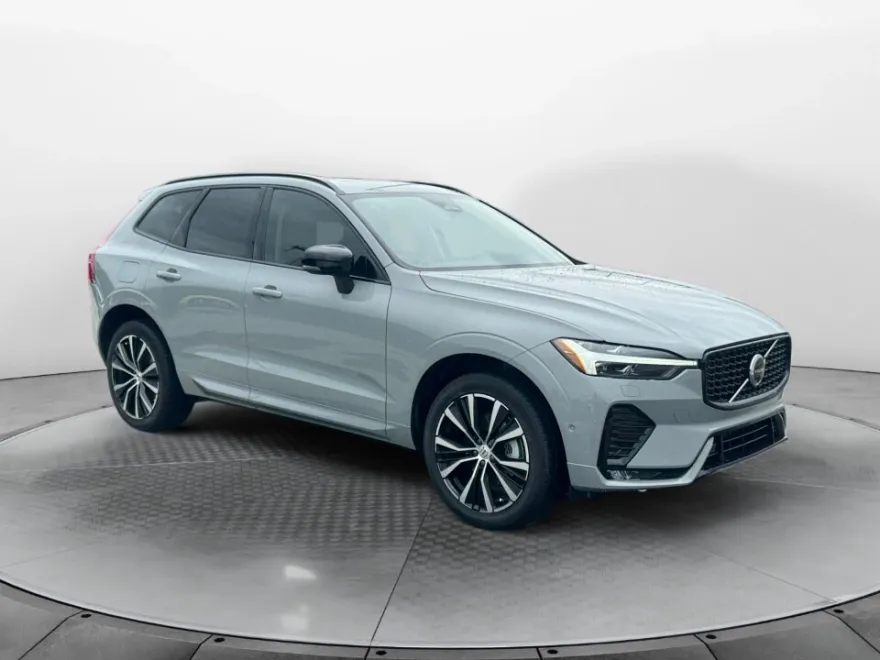 2025 Volvo XC60 B5 Plus photo 1