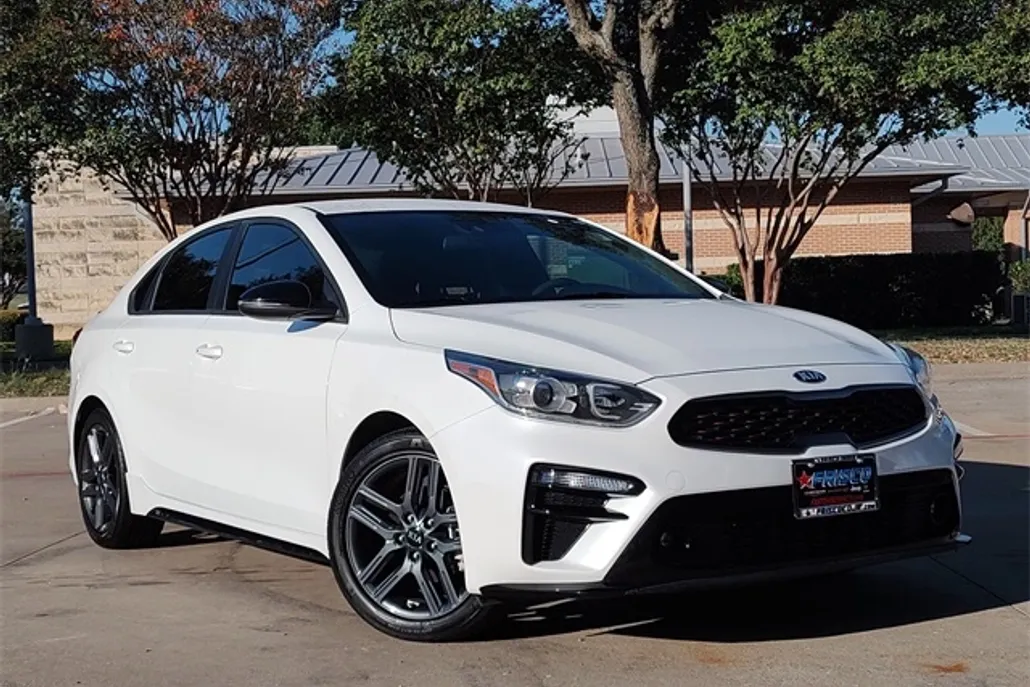 2021 Kia Forte GT-Line photo 1