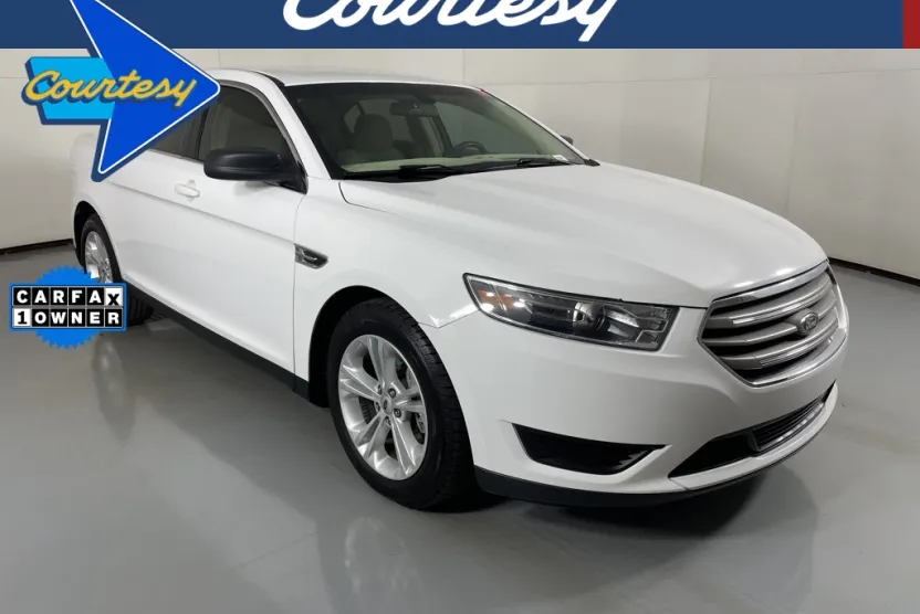 2018 Ford Taurus SE photo 1