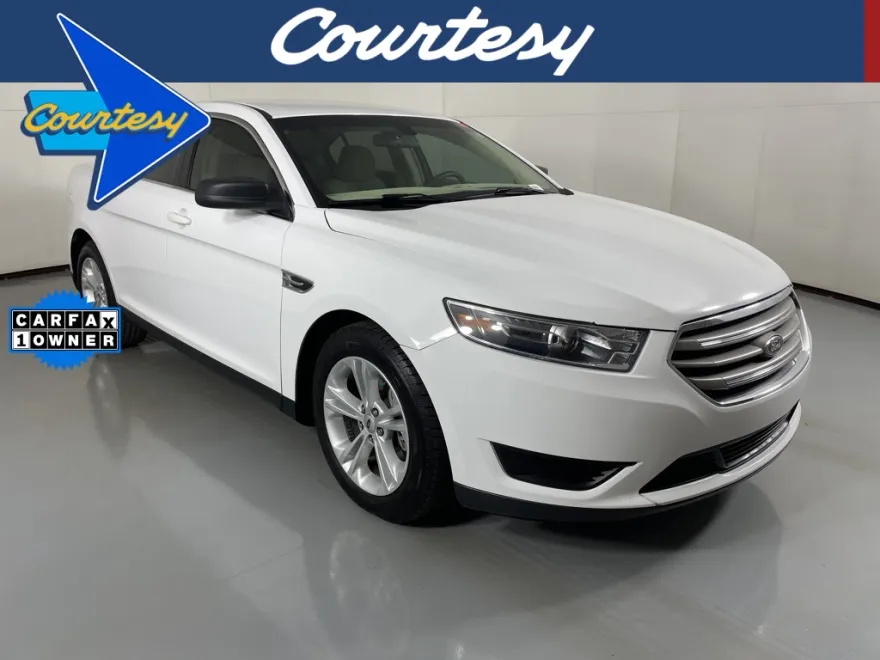 2018 Ford Taurus SE photo 1