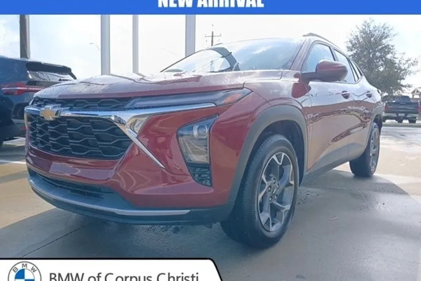2024 Chevrolet Trax LT photo 1