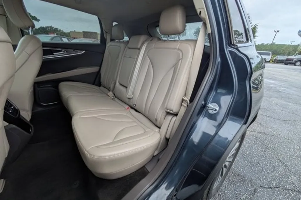 2022 Lincoln Nautilus Standard photo 1