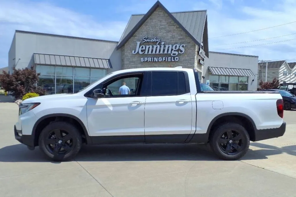 2023 Honda Ridgeline Black Edition photo 1