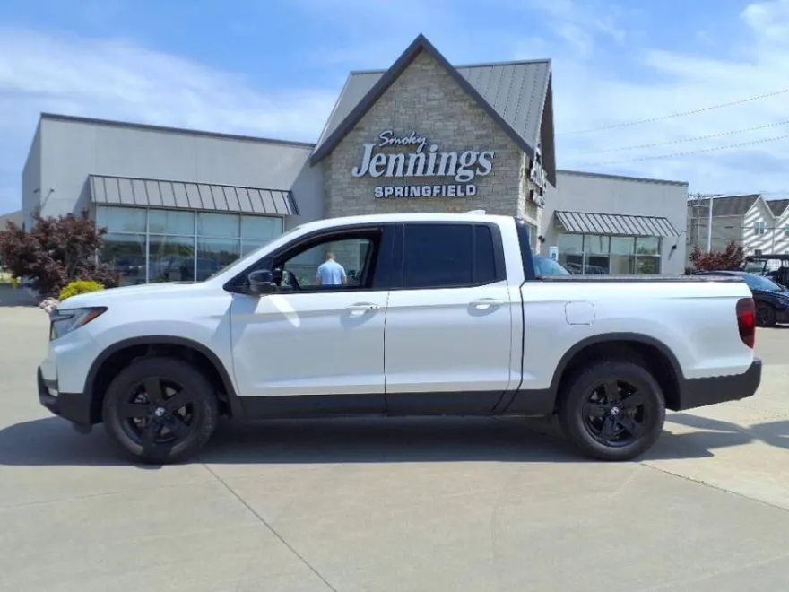 2023 Honda Ridgeline Black Edition photo 1