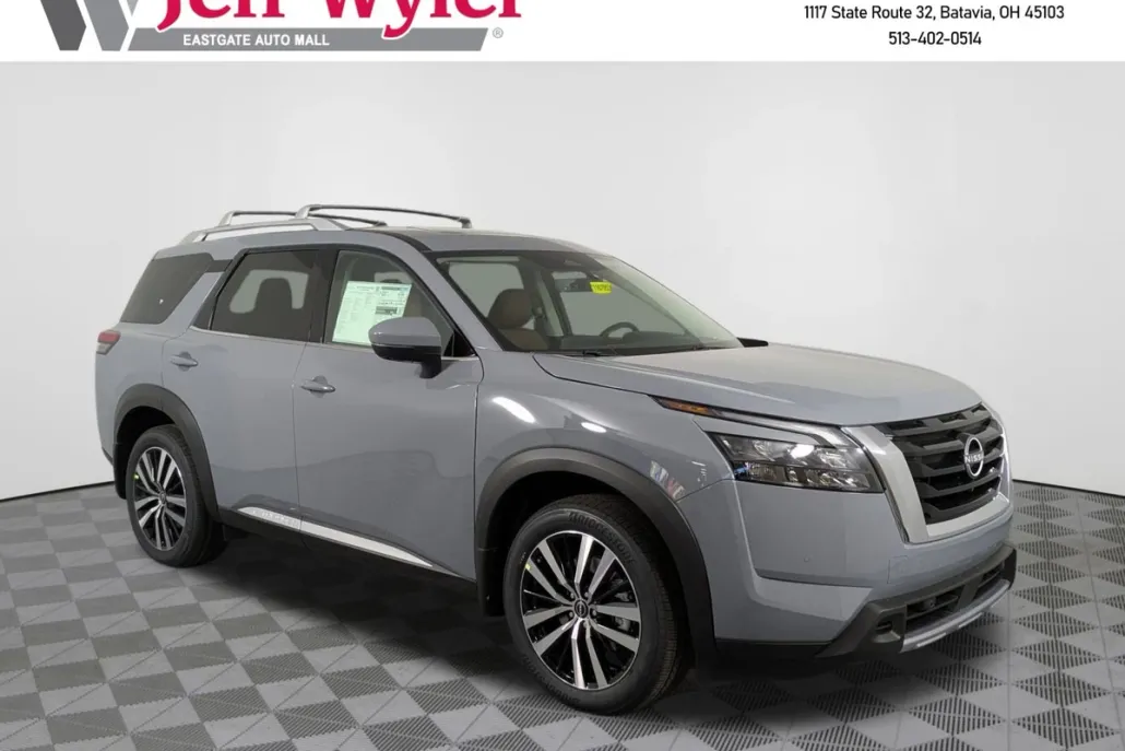 2025 Nissan Pathfinder Platinum photo 1
