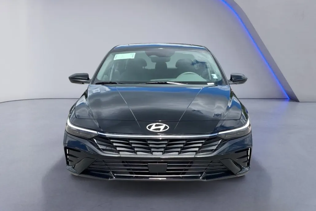 2025 Hyundai Elantra SEL Convenience photo 1