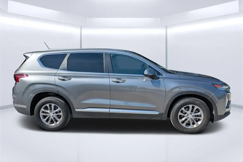 2020 Hyundai Santa Fe SE photo 1
