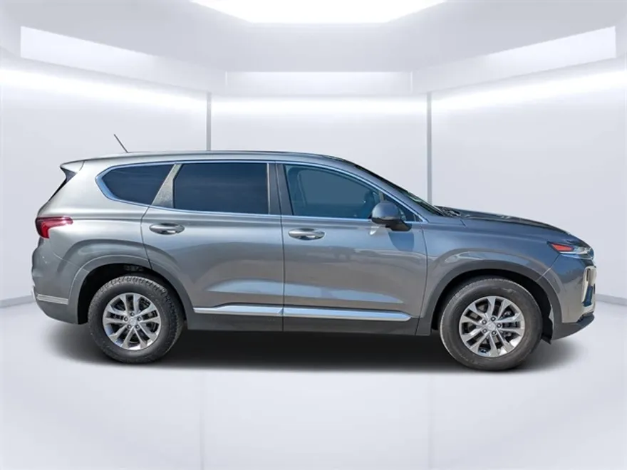 2020 Hyundai Santa Fe SE photo 1