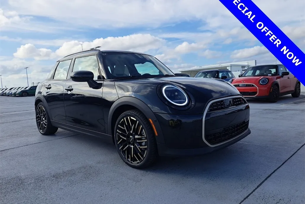 2025 Mini Cooper 4 Door Hardtop Signature photo 1