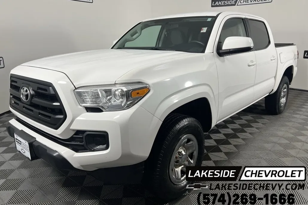 2016 Toyota Tacoma SR5 Double Cab 4x4 photo 1