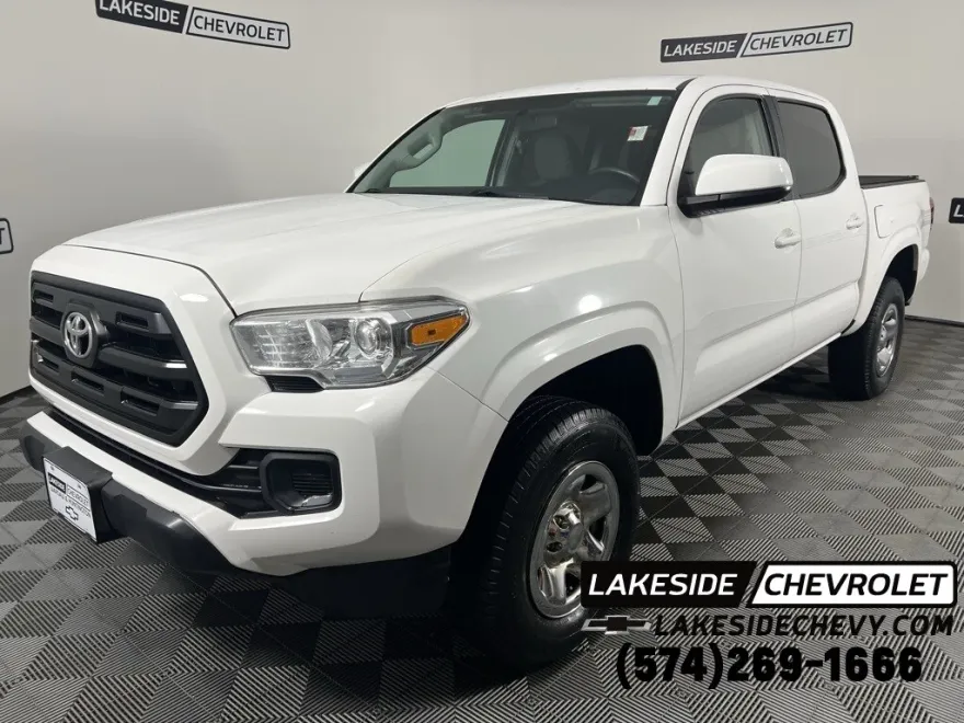 2016 Toyota Tacoma SR5 Double Cab 4x4 photo 1