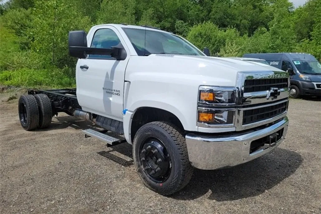 2024 Chevrolet Silverado 5500HD Work Truck photo 1