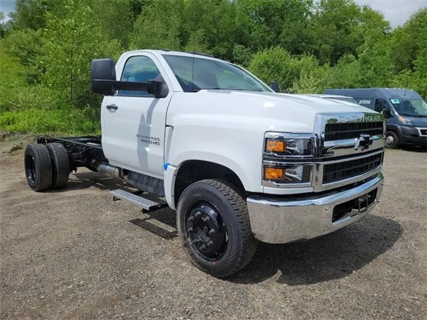 2024 Chevrolet Silverado 5500HD Work Truck photo 1