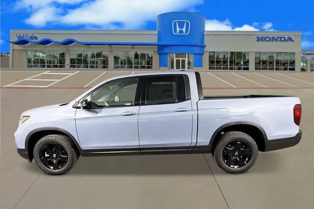 2026 Honda Ridgeline Black Edition photo 1