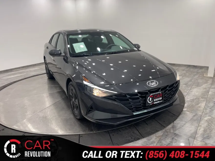 2021 Hyundai Elantra SEL photo 1
