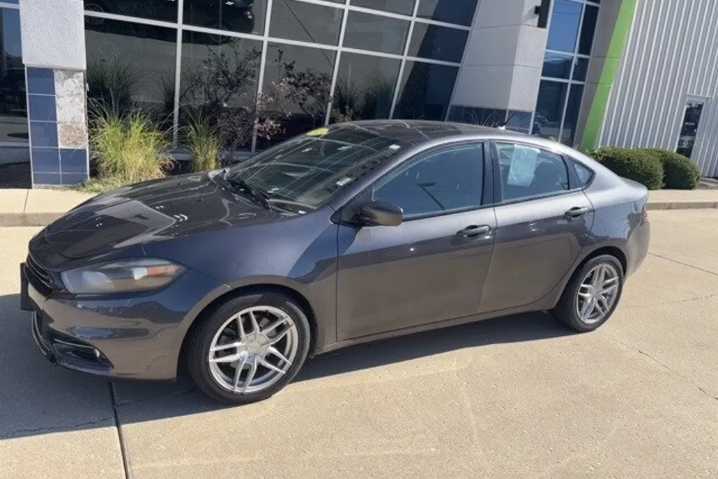 2015 Dodge Dart SXT photo 1