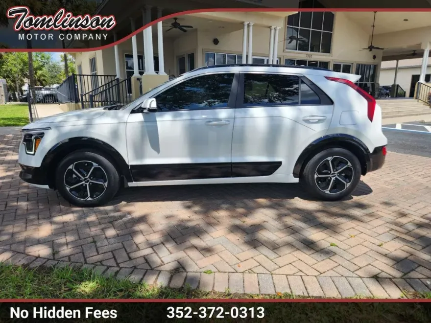 2025 Kia Niro SX photo 1