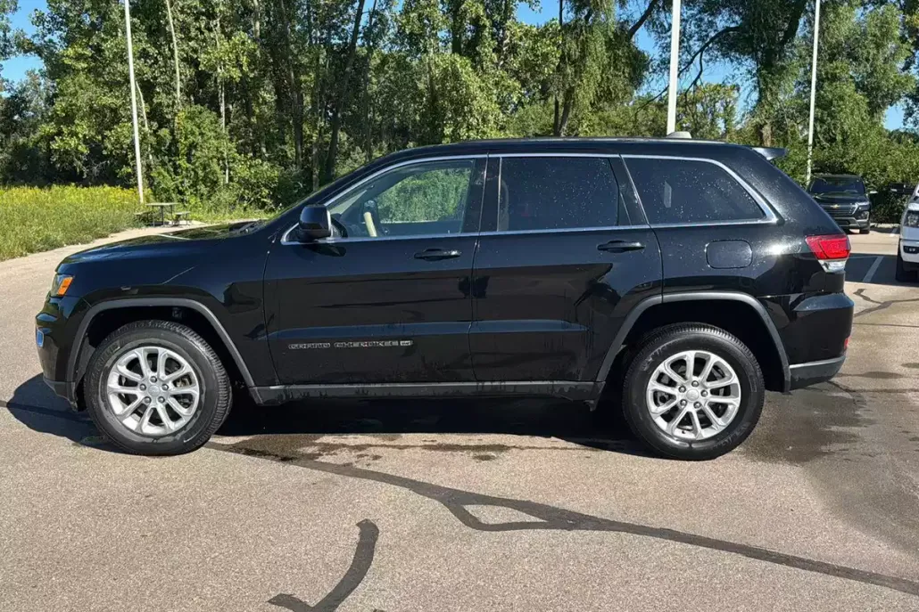 2022 Jeep Cherokee Laredo photo 1
