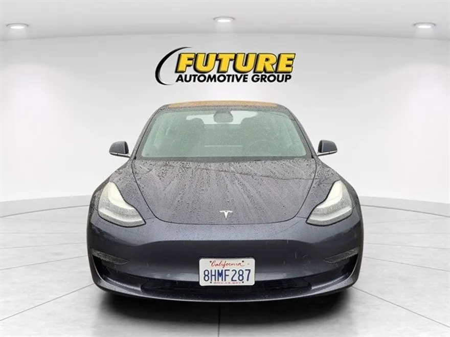 2018 Tesla Model 3 Long Range photo 1