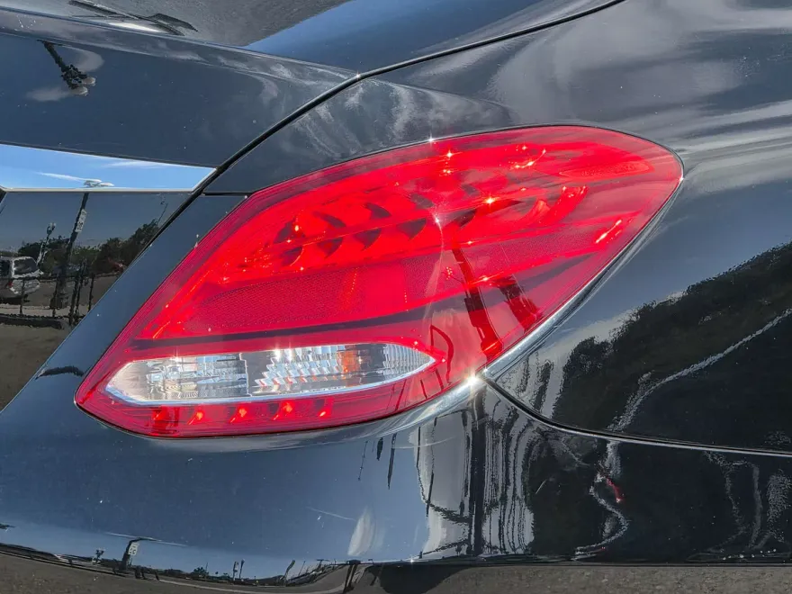 2018 Mercedes Benz C 300 Sedan photo 1