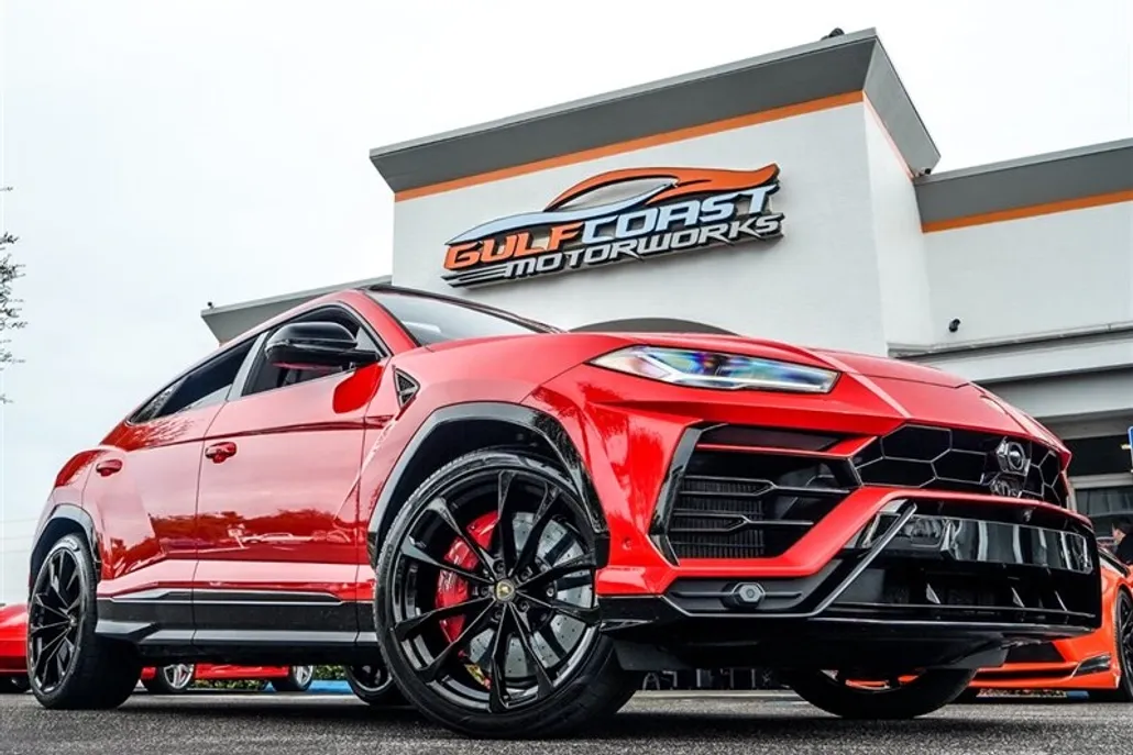 2022 Lamborghini Urus Base photo 1