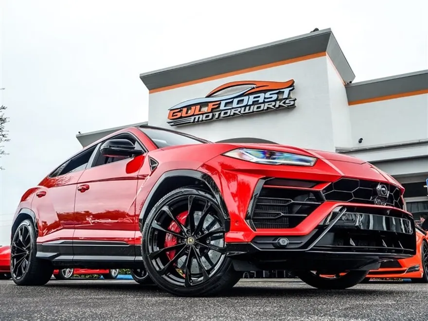 2022 Lamborghini Urus Base photo 1
