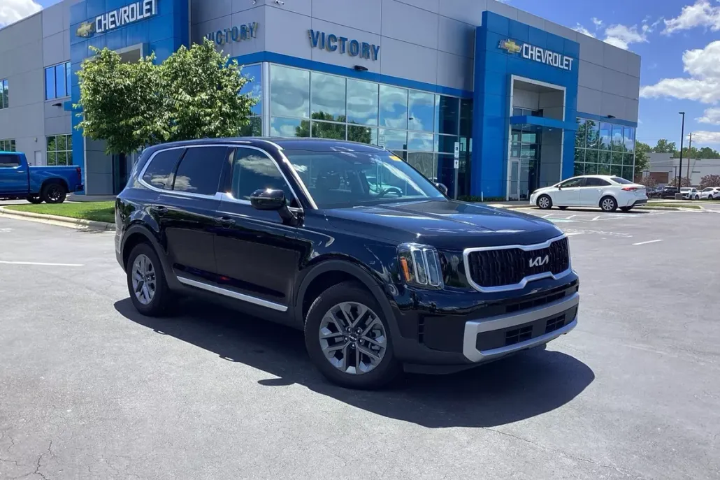 2023 Kia Telluride LX photo 1