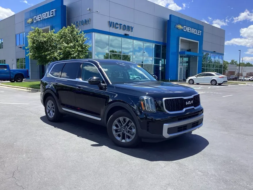 2023 Kia Telluride LX photo 1