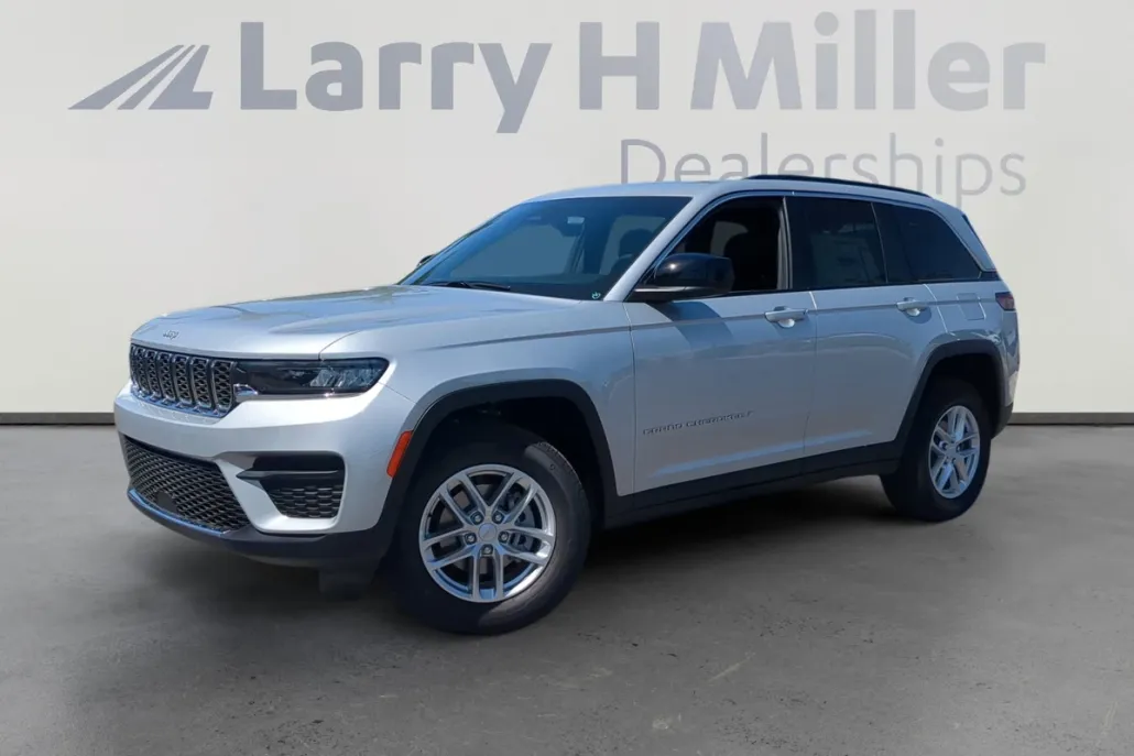 2025 Jeep Grand Cherokee Laredo X Sport photo 1