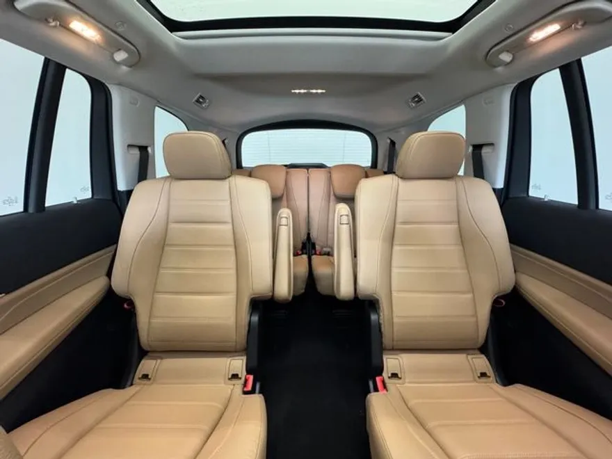 2025 Mercedes Benz GLS 450 4MATIC photo 1