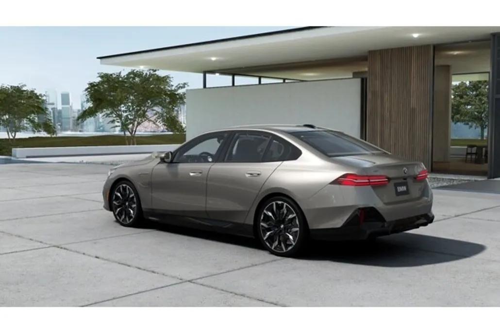 2026 Bmw 550e xDrive photo 1