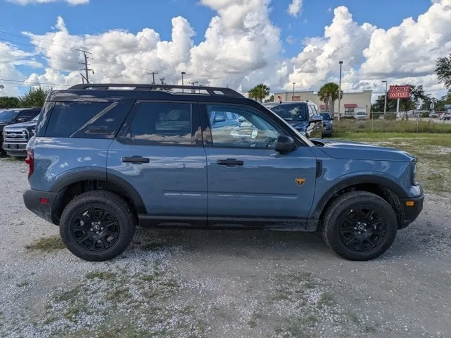 2025 Ford Bronco Badlands photo 1