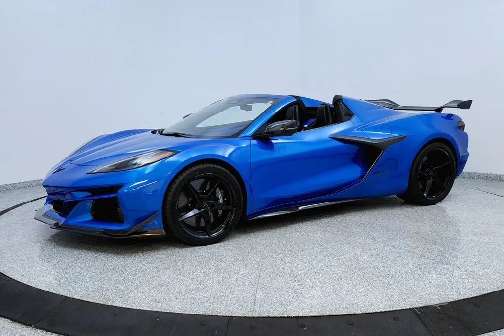 2025 Chevrolet Corvette E-Ray 1LZ photo 1