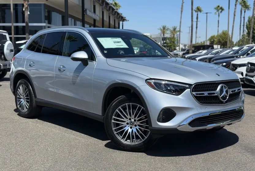 2026 Mercedes Benz GLC 300 photo 1