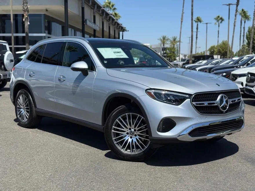 2026 Mercedes Benz GLC 300 photo 1