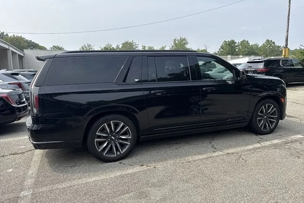 2023 Cadillac Escalade ESV Sport Platinum photo 1