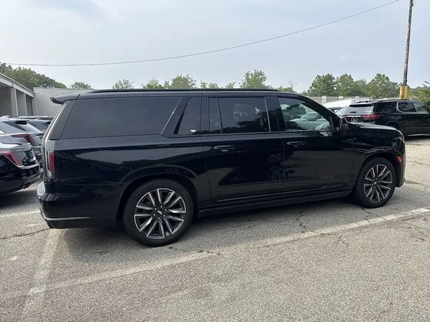 2023 Cadillac Escalade ESV Sport Platinum photo 1