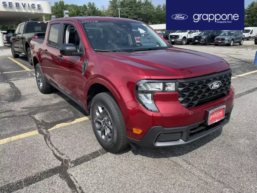2025 Ford Maverick XLT photo 1