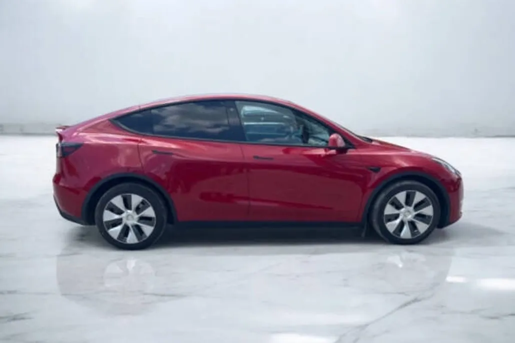 2022 Tesla Model Y Long Range photo 1