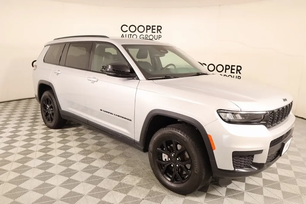 2024 Jeep Grand Cherokee Altitude photo 1