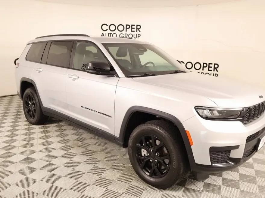 2024 Jeep Grand Cherokee Altitude photo 1