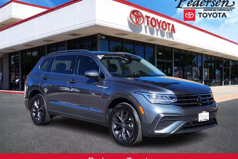 2022 Volkswagen Tiguan SE photo 1
