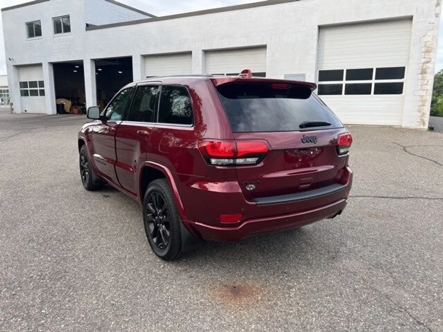 2018 Jeep Grand Cherokee Laredo Altitude photo 1