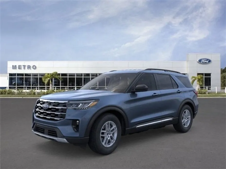 2025 Ford Explorer photo 1