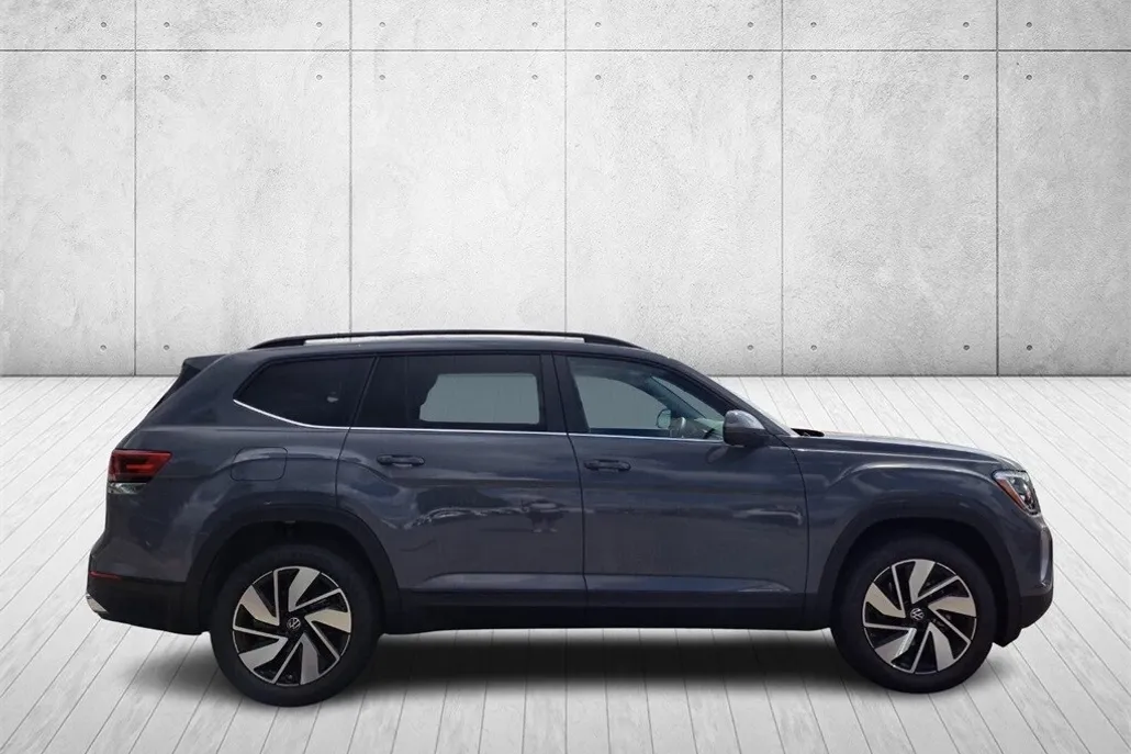 2026 Volkswagen Atlas SE Technology photo 1