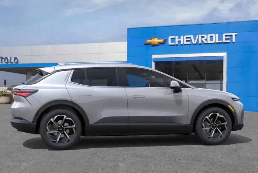 2026 Chevrolet Equinox LT photo 1
